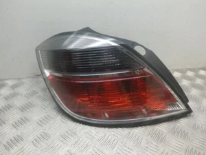OPEL ASTRA 5DR 2007 RÜCKLEUCHTE RÜCKLEUCHTE LINKS BEIFAHRERSEITE 13222324 - Bild 1 von 5