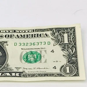 $1 Bill Fancy Serial Number Five of a Kind 3's (D 33236373 D) 2017 A - Picture 1 of 3