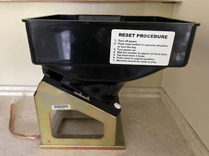 Pachislo Slot Machine Hopper RH1 / RH2 for MANY Yamasa Machines (See List) - Picture 1 of 4