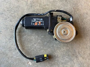 93 94 95 96 97 98 1995 JEEP GRAND CHEROKEE LEFT DRIVER FRONT WINDOW MOTOR - Picture 1 of 4