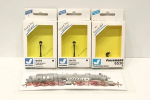 Viessmann 2 x 6470 Parklaterne, 1 x 6530 Flutlichtstrahler,  ungeöffnet, OVP - Bild 1 von 2