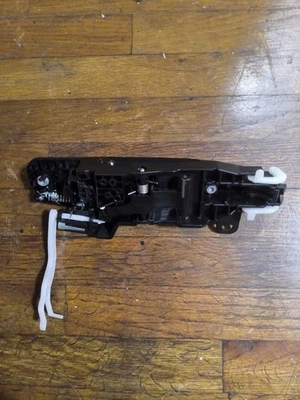 Toyota RAV4 2019-2024 manija de puerta exterior del lado del pasajero trasero derecho OEM Foto 1 de 2