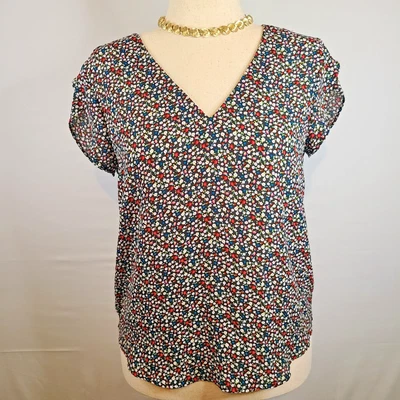 Lily White Floral Flutter Cap Sleeve Blouse Size M - Image 1 of 4