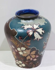 Ernst Wahliss Vienna Turn-Teplitz Nouveau Art Pottery Pergamon Vase - Picture 1 of 7