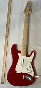 Guitarra Inalámbrica PS4 Rock Band 4 Roja Fender Stratocaster 91161 Falta Correa - Imagen 1 de 9