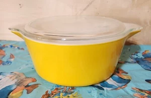 Cazuela vintage Pyrex Ovenware 475-B amarillo macizo 2 1/2 cuartos de galón con tapa - Imagen 1 de 9