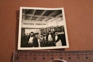 tolles altes Foto - Männer sortieren Bananen - Obstmarkt ?? Großhandel ? - Picture 1 of 4