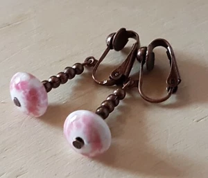 OHRCLIPS CLIPS  KUPFER PORZELLAN PERLEN ALTROSA WEISS - Bild 1 von 2