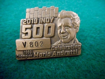 Indianápolis 500 Bronze Pit Badge - Mario Andretti Champion 2009 Foto 1 de 3