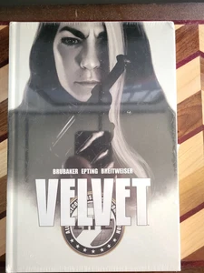Velvet Deluxe copertina rigida Ed Brubaker, Epting, Breitweiser Image Comics NUOVO SIGILLATO - Foto 1 di 4