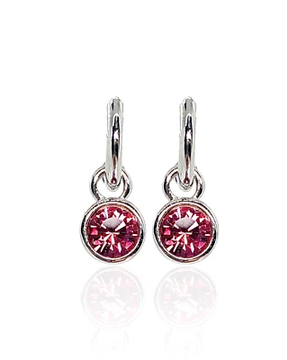 Pendientes redondos colgantes Huggie elementos de Swarovski enchapados en oro blanco de 18 quilates Foto 1 de 2