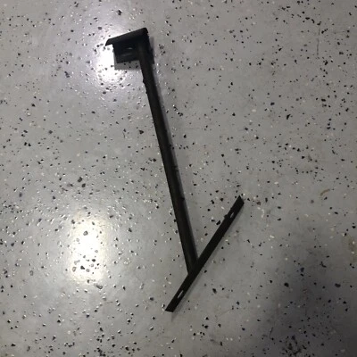 Soporte de parachoques delantero exterior izquierdo Mustang Ford 1969-1970 original usado Foto 1 de 2