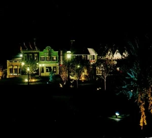 Night City of London Arms English Village Lake Havasu City AZ Vintage Postcard - Picture 1 of 4