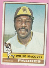 1976 Topps Baseball Card #520 Willie McCovey San Diego Padres SET BREAK *S8