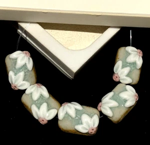 FLOWER CERAMIC POTTERY BEADS-HANDMADE BEADING FOR CRAFTS AND JEWELLERY MAKING - Picture 1 of 4