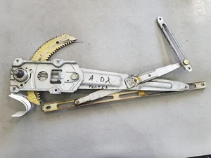 MECCANISMO ALZACRISTALLO ANT DX PIAGGIO PORTER 1.3 16V(96-08)2P/B C.M.DAIHATSUHC - Bild 1 von 2