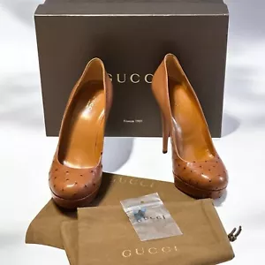 Zapatos de salón GUCCI de cuero de avestruz marrón talla 38 EE. UU. 8 con bolsas para el polvo, caja, grifos para el tacón - Imagen 1 de 17