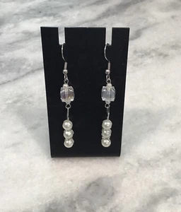 Women’s Earrings - Picture 1 of 5
