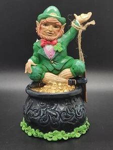 Figura dorada Jim Shore Heartwood Creek duende irlandés You're My Pot 6012263 - Imagen 1 de 3