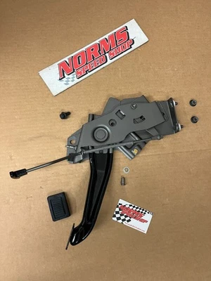 Mopar E Body Emergency Parking Brake Pedal Assembly  Cuda Challenger   1970 ONLY - Image 1 of 3