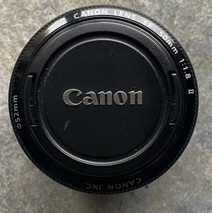 Canon Lens EF 50mm 52mm 1:1.8 Black .45m/1.5ft - Picture 1 of 11
