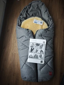 Kaiser 6535525 LITTLE SHEEPY Fußsack für Babyschale mit Lammfelleinlage Grau - Bild 1 von 8