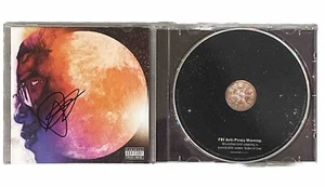 Kid Cudi signed Autogramm Man on the Moon: The End of Day CD Album - Bild 1 von 2