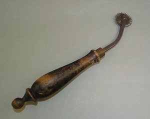 Old Tool Needle Point Tracing Wheel, Leather Craft Tool Wooden Handle - Picture 1 of 7