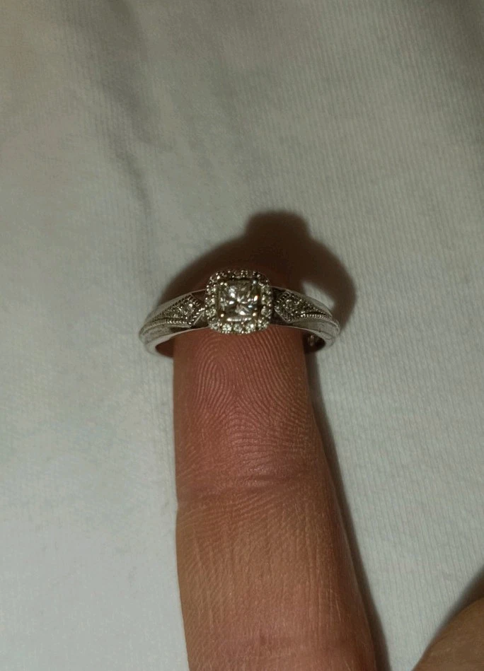 Emmy London 0.33carat Princess Cut Diamond Engagement Ring (Size N) - Image 1 of 4