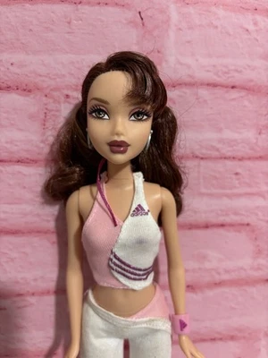 (2009) Barbie My Scene - Muñeca Chelsea "cabana Beach" Usada - Traje Adidas Foto 1 de 4