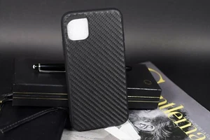FUNDA PARA MÓVIL I PHONE CON PIEL AUTÉNTICA ASPECTO CARBONO NEGRO HECHO A MANO MA CUERO - Imagen 1 de 6
