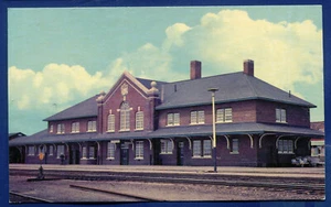 Ontario Northland Canadian National Railway Station Cochrane Ontario postcard - Picture 1 of 2