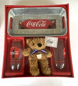 Vintage Neu im Paket Coca-Cola Snack Tablett und Glas Set mit Beverly Hills Bär - Bild 1 von 15