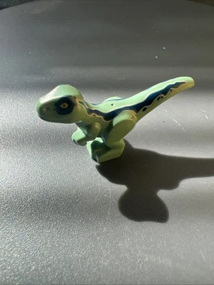 ¡Nuevo! Lego Dinosaurio Bebé VERDE Azul RAPTOR T Rex Minifigura Mundo Jurásico Foto 1 de 4