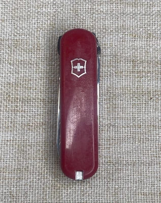 Navaja suiza pequeña Victorinox NAIL CLIP 580 - roja - 65 mm Foto 1 de 4
