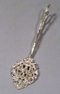 Vintage Unmarked Silver Ornate Metal Fleur De Lis Utensil Tongs - Picture 1 of 6