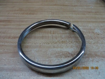 2600,3600,4600,5600,6600,7600,2610,3610,4610, ANILLO FARO CROMADO FORD TRACTOR Foto 1 de 3