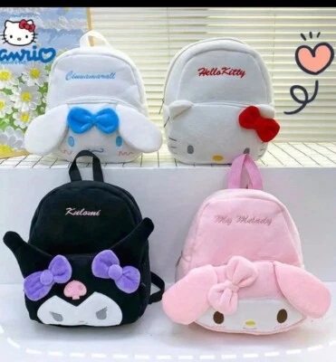 Mochilas de pelúcia Hello Kitty - Imagem 1 de 4