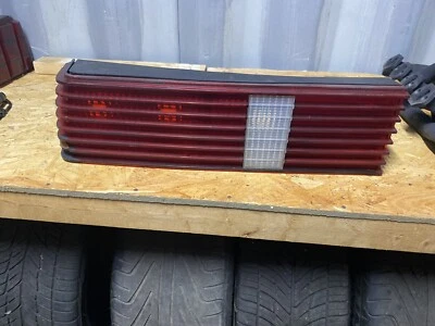 Luz trasera izquierda pasajero moldura negra para Mercury 79-82 CAPRI D9ZB-13441-AE Foto 1 de 4