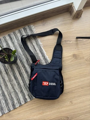 Diesel Vintage Anos 90 Ombro Cruzado Y2K Bolsa Estilingue Bolsa Masenger - Imagem 1 de 4