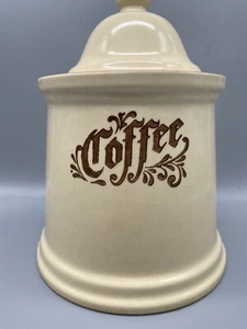 Pfaltzgraff USA "Village" Barattolo/Lattina Caffè con Coperchio, Vecchio Castello, Alto 10" - Foto 1 di 7