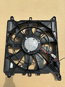2021-2023 Jeep Grand Cherokee L Cooling Fan Assembly 3.6L 5.7L OEM 68377856AE - Picture 1 of 4
