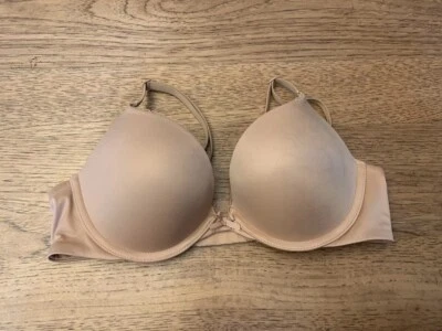 Sujetador Push Up Victoria's Secret Praliné Beige 38B Body By Victoria Nuevo Estilo VS Foto 1 de 2