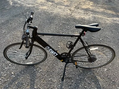 Bicicleta eléctrica SWFT - VOLT con rango de operación máximo de 32 millas y velocidad máxima de 19,8 mph - negra Foto 1 de 4