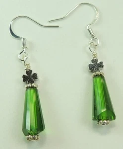 Zierliche grüne Kristall Ohrringe & Silber vierblättriges Kleeblatt Perlen Handarbeit Schmuck - Bild 1 von 1