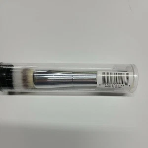 FACTORY SEALED NEW It Cosmetics Heavenly Flat Top Foundation Brush Silver - Picture 1 of 7