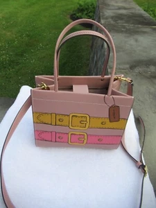 Neu mit Etikett Coach Cashin Carry 22 Light Blush Multi Trompe l'Oeil Beuteltasche/Umhängetasche - Bild 1 von 24