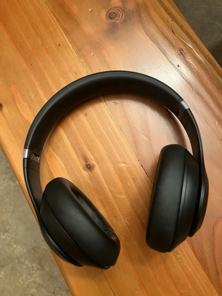Beats Studio Pro Noise Cancelling Headset Wireless Kopfbügel Kopfhörer Schwarz - Bild 1 von 4