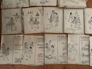 KONVOLUT 50er Jahre Vintage 42 KINDER MÄDCHEN SCHNITTMUSTER Gr. 2-10 Kleider ++ - Bild 1 von 15