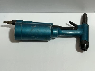 Used Air Rivet Gun Pneumatic Tool Riveter Heavy Duty Industrial - Image 1 of 4